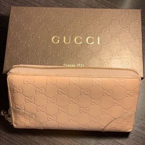 AUTHENTIC GUCCI WALLET W/ BOX